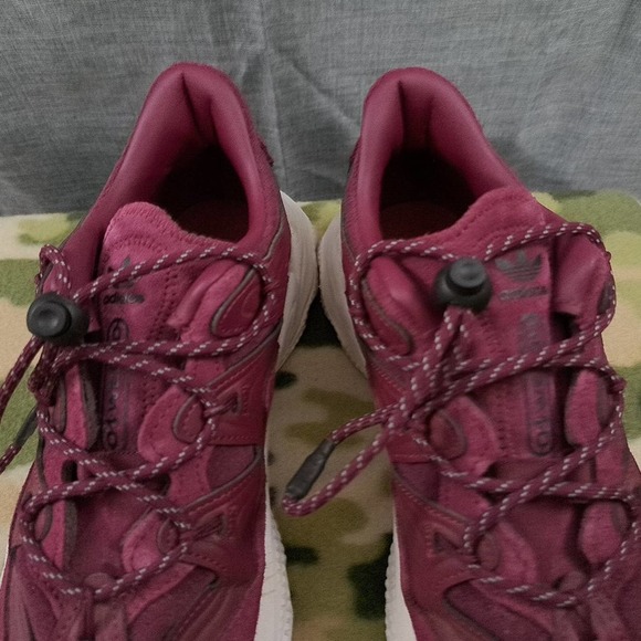 Adidas Womens Size 8 Ozweego Plus W Victory Crimson Running Shoes H01184 - Picture 3 of 10